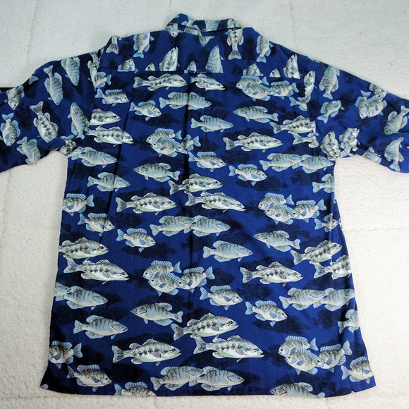 NWT Columbia Button-Up Blue Fish Shirt Medium - Picture 2 of 8